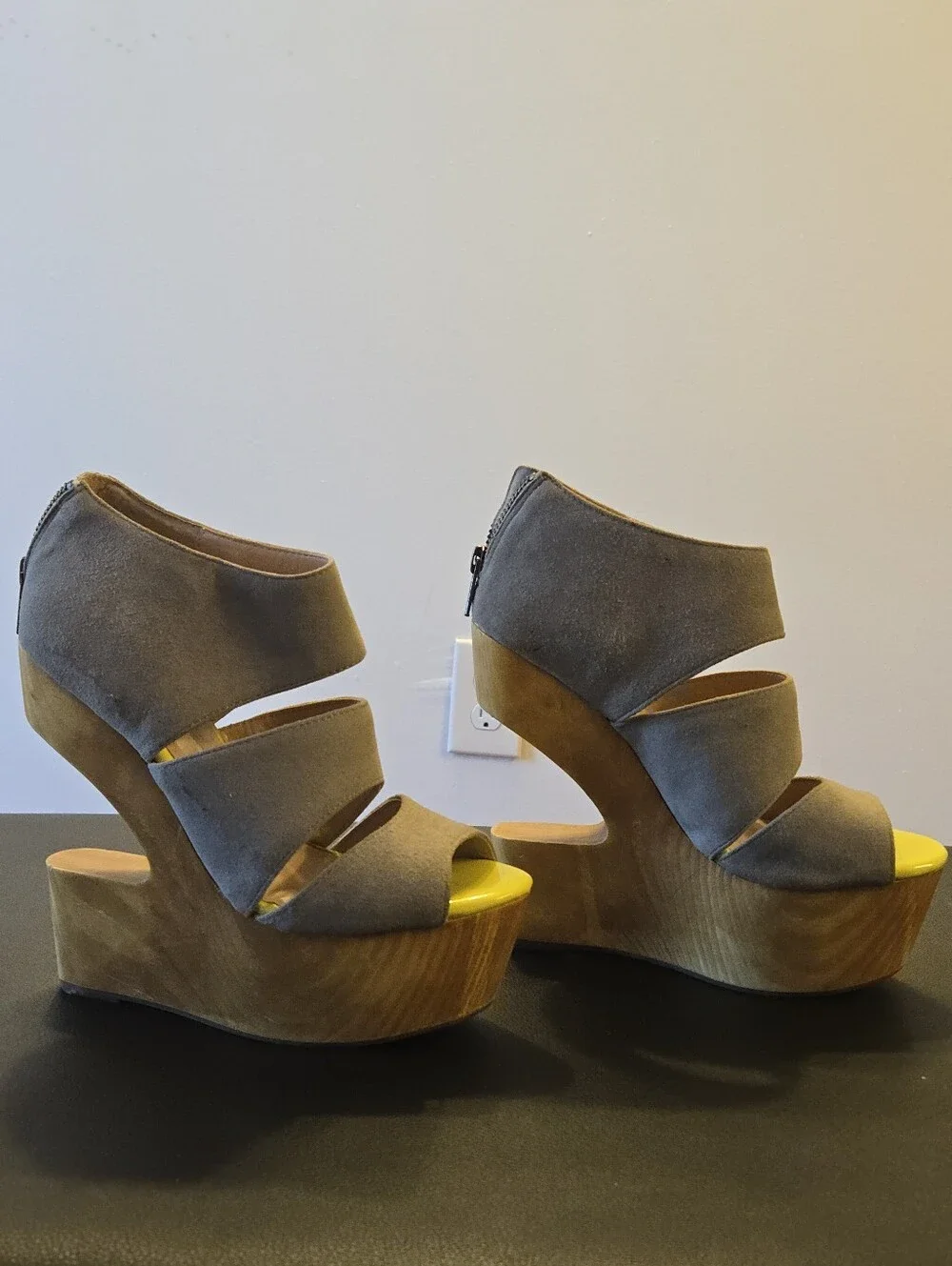 DV8 Dolce Vita Platform (Gray) Size 6